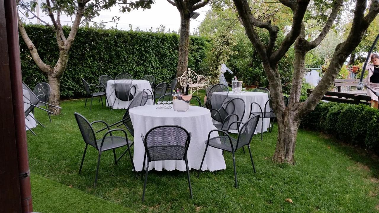 Hotel Tetto Delle Marche - Ristorante Dei Conti Cingoli Exterior photo